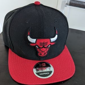 New Era Chicago Bulls snapback hat (almost new)